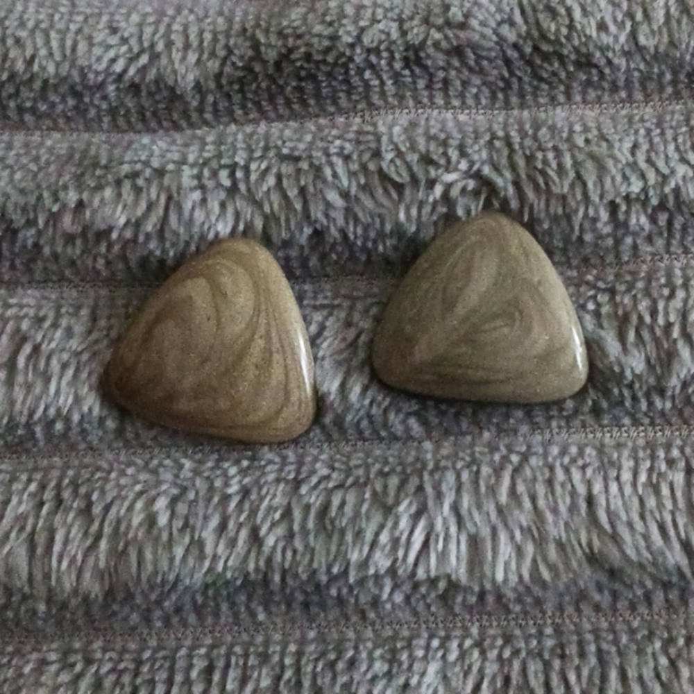 Metal neutral  stud earrings